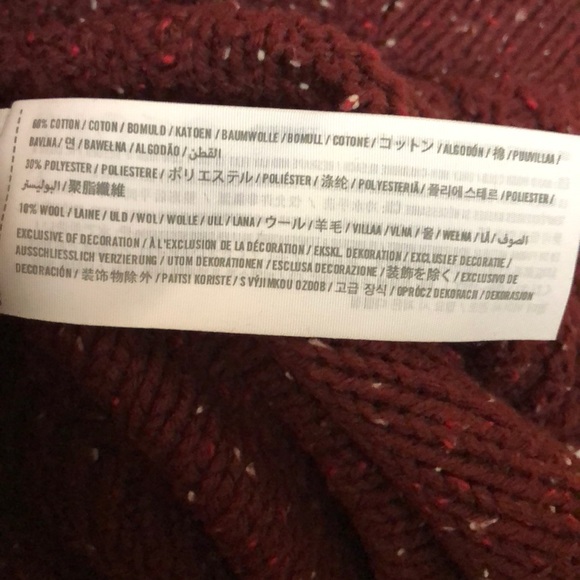 Hollister Sweater - Picture 4 of 4